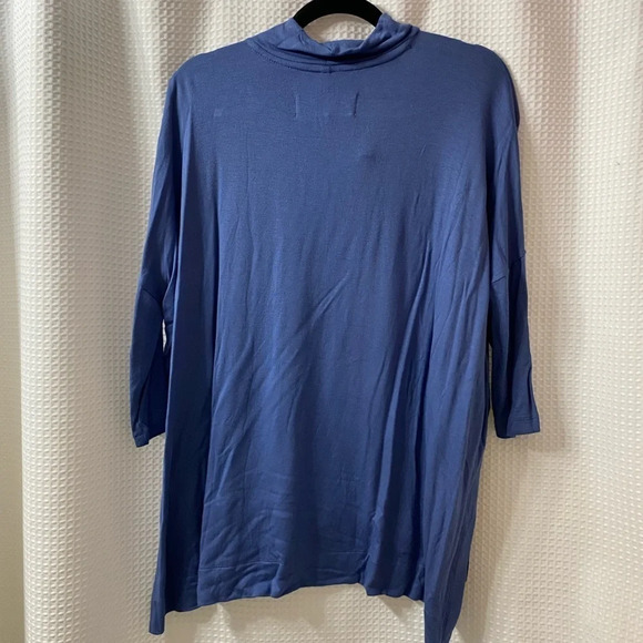 NWT L&G Mock Neck Slit Side Top - Picture 5 of 7